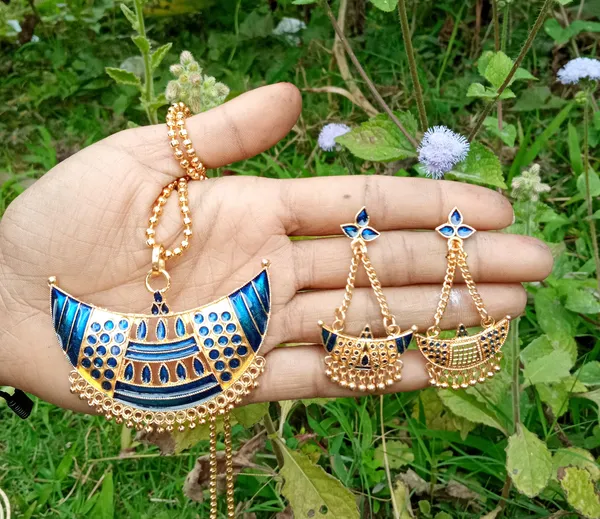 Assamese_Traditional_Blue_Joonbiri_Jewellery_Set_For_Women